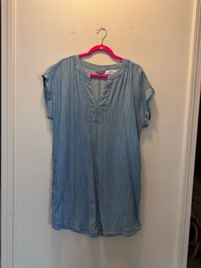 Vineyard Vines Light Blue Chambray Shirt Dress